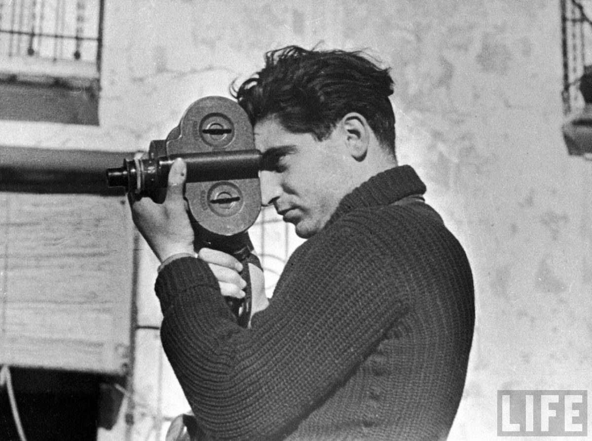 Robert Capa during the Spanish civil war, May 1937. Photo by Gerda Taro.