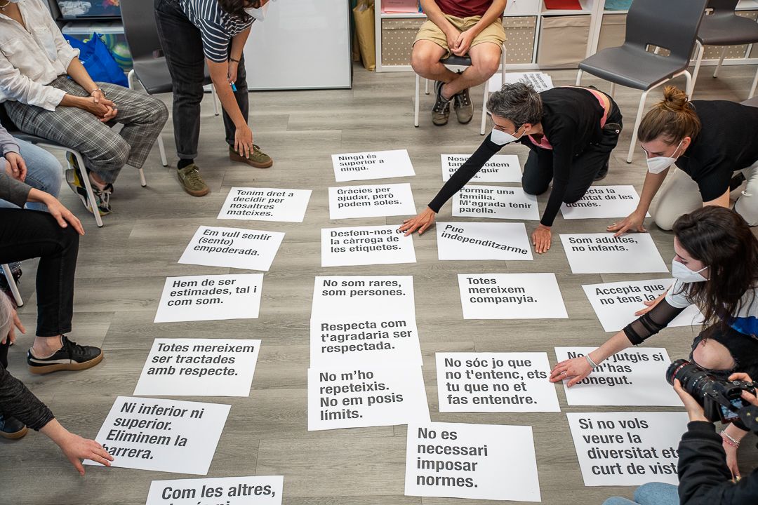 Un dels tallers de Disseny per a la inclusió amb TEB Sant Andreu. Foto: Marc Asensio