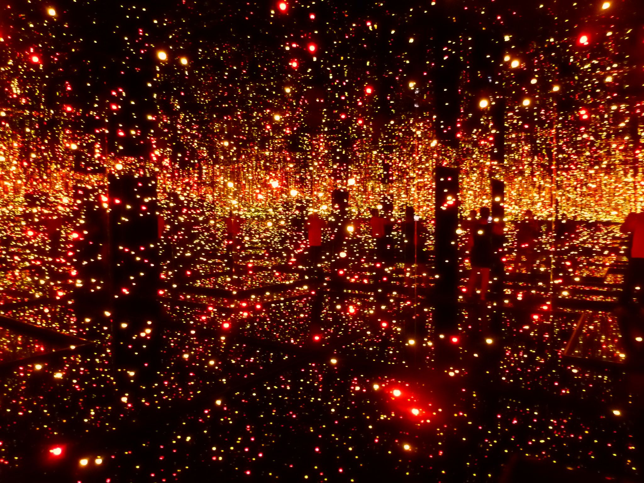 Instal·lació de l'artista Yayoy Kusama. Foto: Pablo Trincado (sota llicència CC BY 2.0)