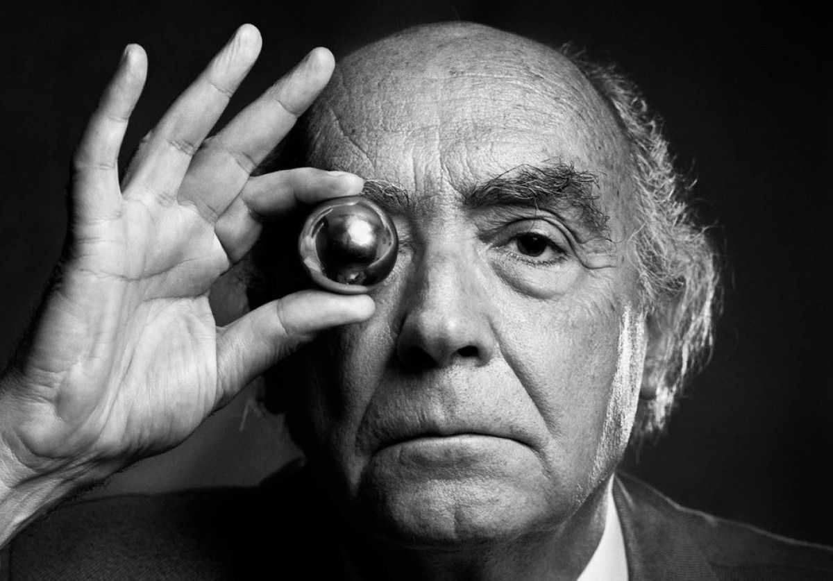 José Saramago: «Abans escrivia per no morir, ara escric per comprendre»