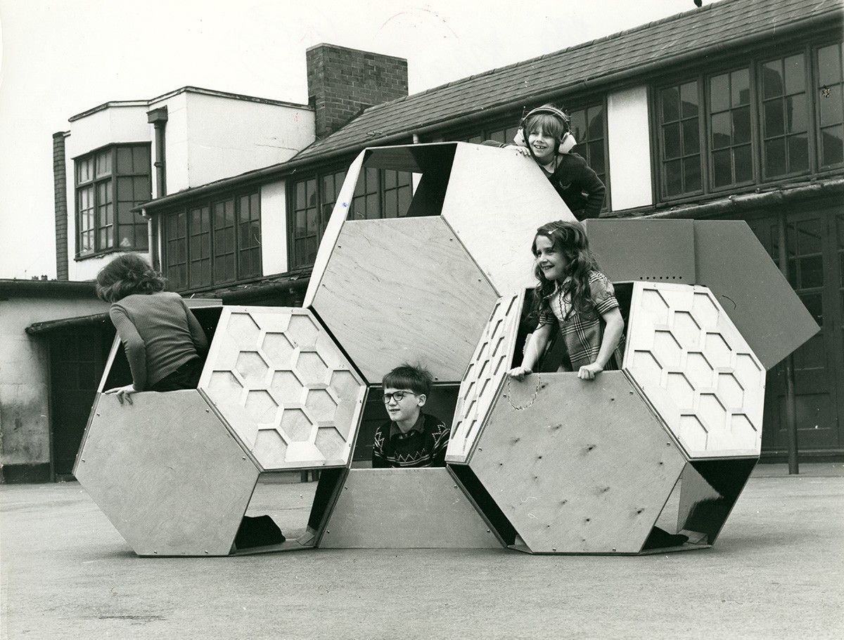 1200_157242635008_VDM_Papanek_Movable-Playground