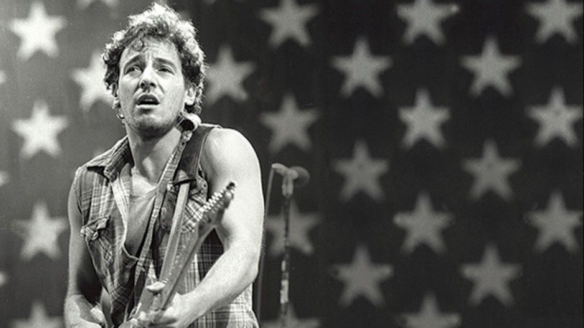 1200_1487010212bruce-springsteen-born-live-06222015-615x4621-1