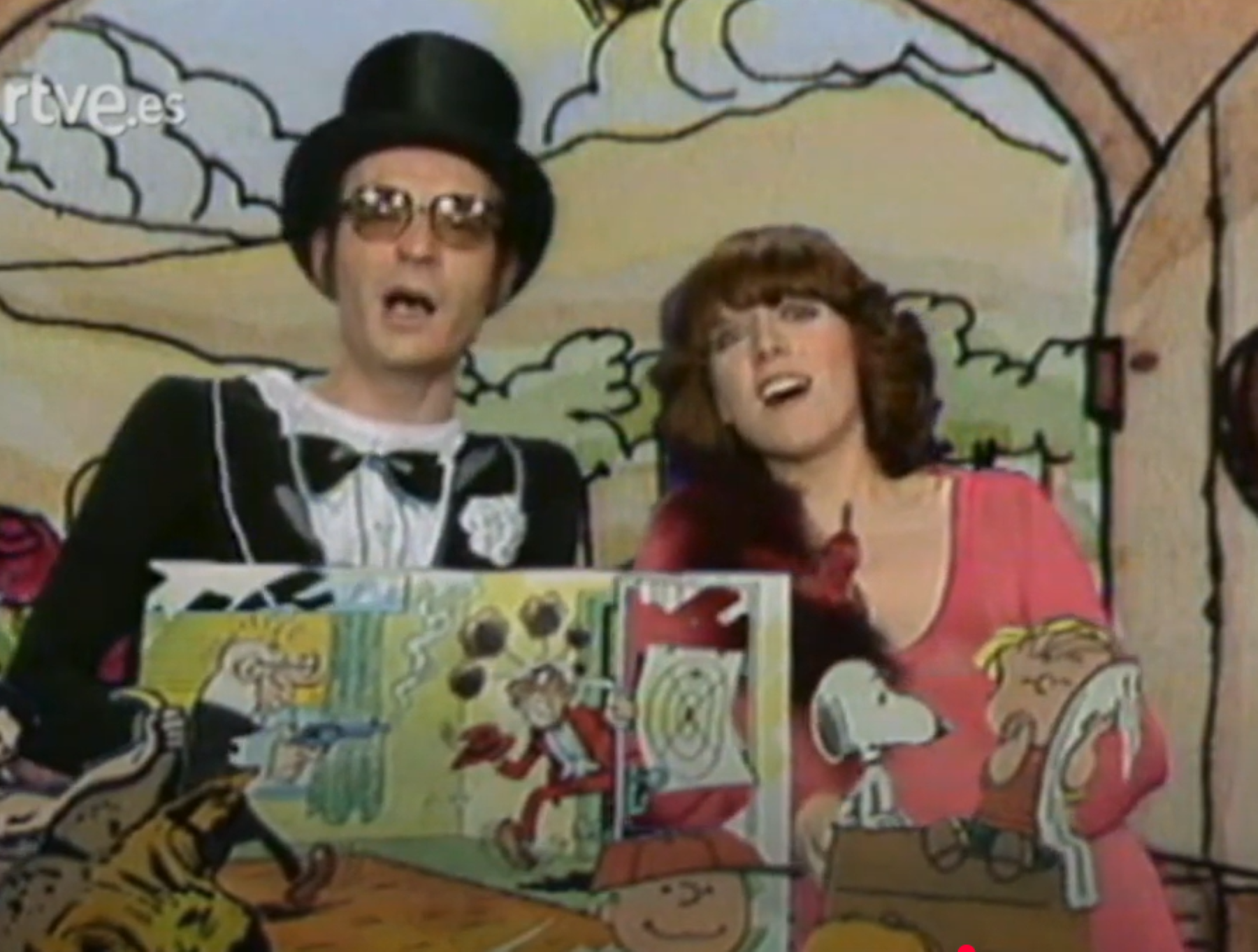 Jaume Sisa i Guillermina Motta cantant "Qualsevol nit pot sortir el sol" al programa "La hora de Guillermina Motta", TVE, 1976.