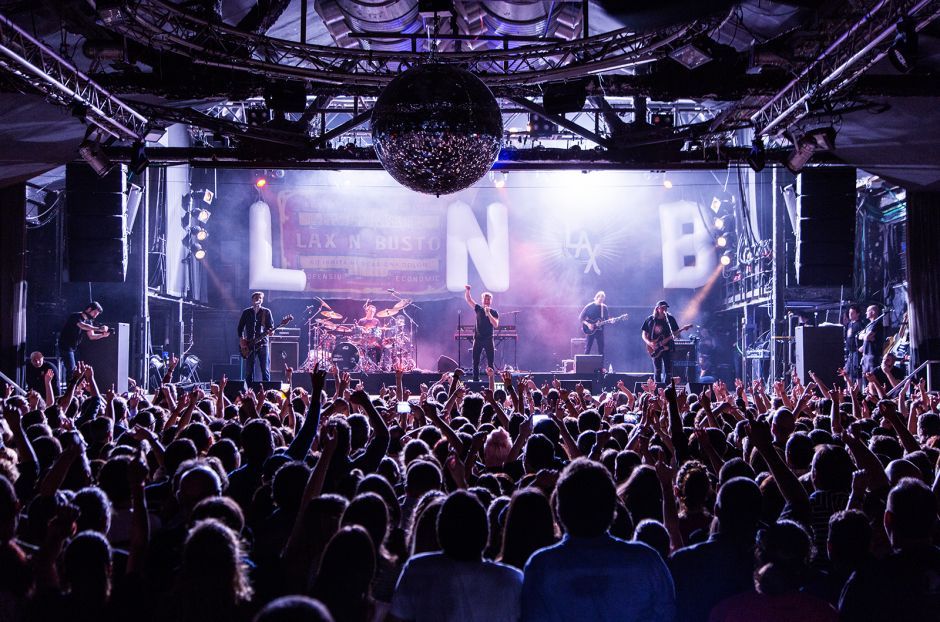 Lax'n'Busto