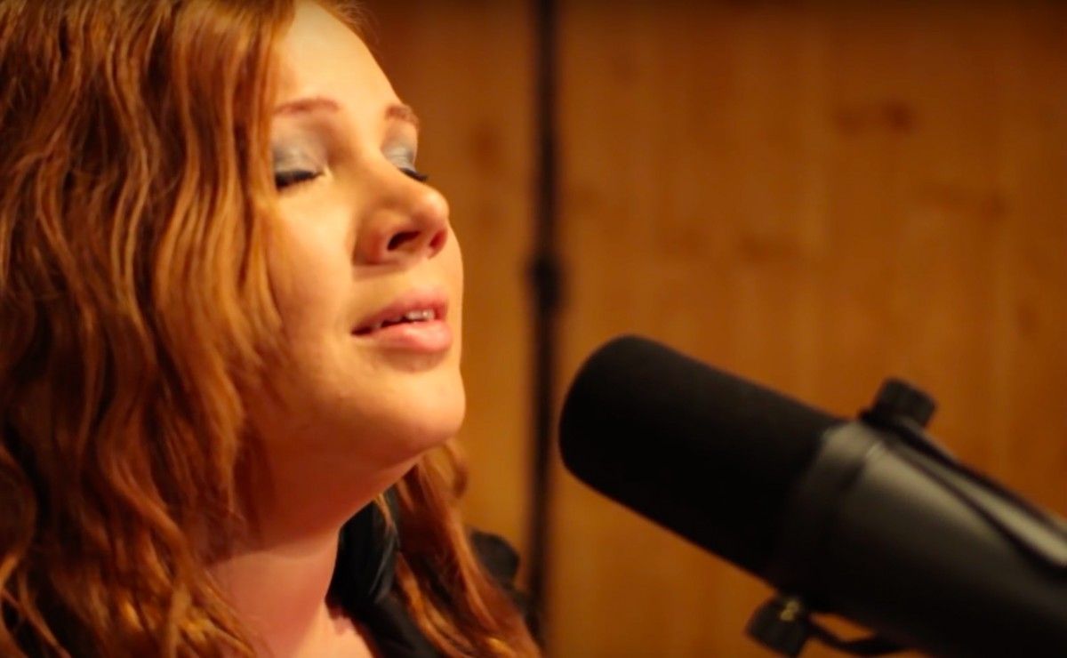Jen Knight interpreta Creep