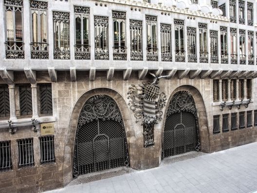 Entrada del Palau Güell, al carrer Nou de la Rambla – Diputació de Barcelona Entrada del Palau Güell, al carrer Nou de la Rambla – Diputació de Barcelona
