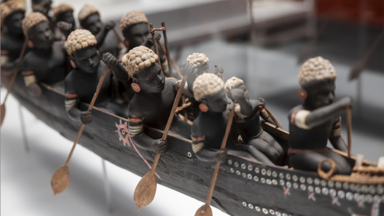 Peça exposada al CaixaForum Barcelona, «Veus del Pacífic»