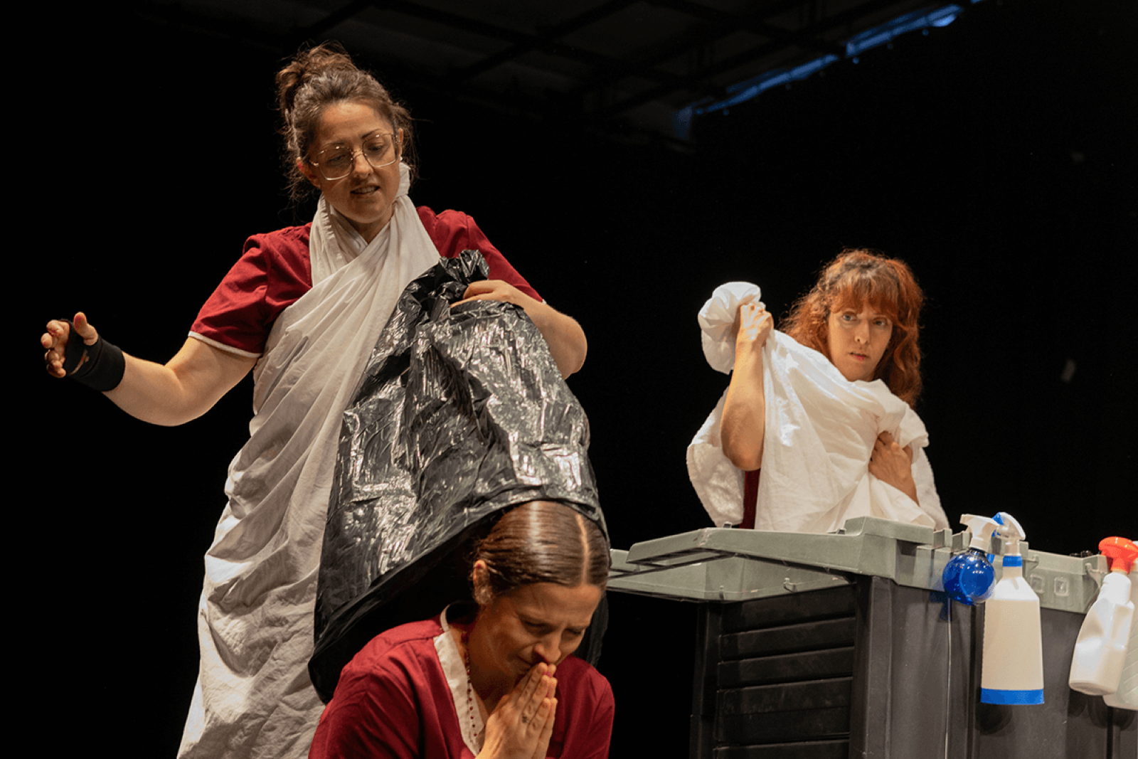 "Com eliminar l'olor de lleixiu de les mans", d'Ana Palomo