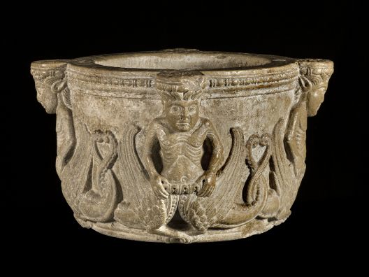 Wiligelmo, Pila d’aigua beneita amb imatges demoníaques, 1107 1115. Museu Diocesà de Cremona. Foto: Museu Diocesà de Cremona 1