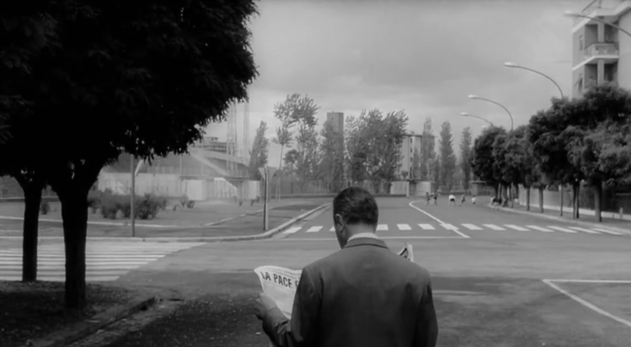Els carrers de Roma als minuts finals de L'eclisse (1962). 